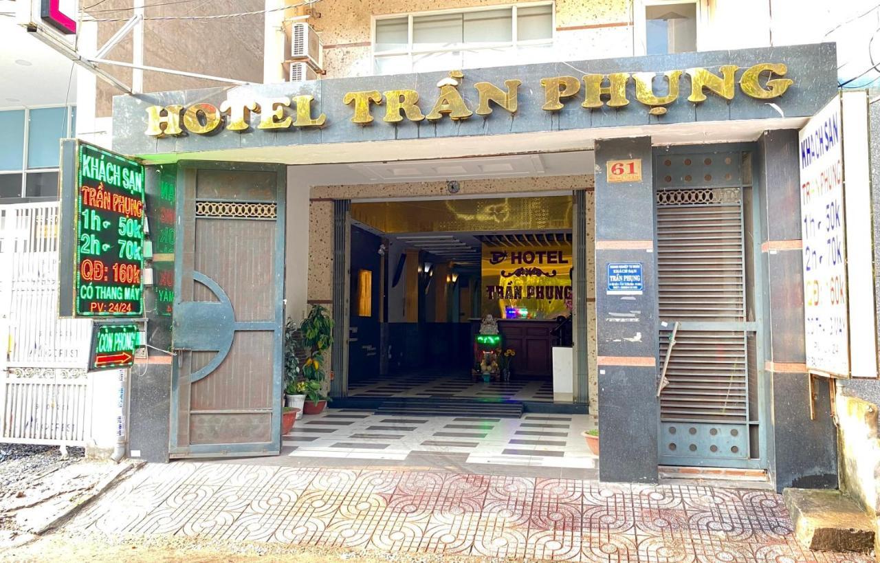 Tran Phung Hotel โฮจิมินห์ซิตี้ ภายนอก รูปภาพ